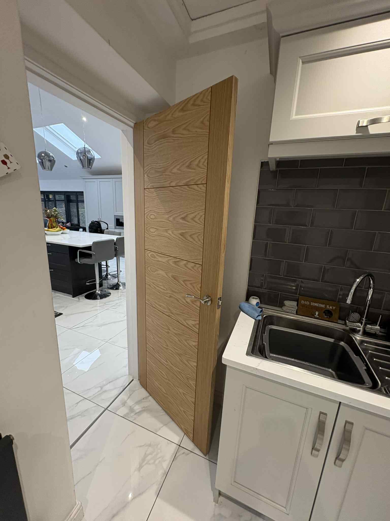 2040 x 526 x 40mm Iseo Oak Solid Core - Prefinished Internal Doors